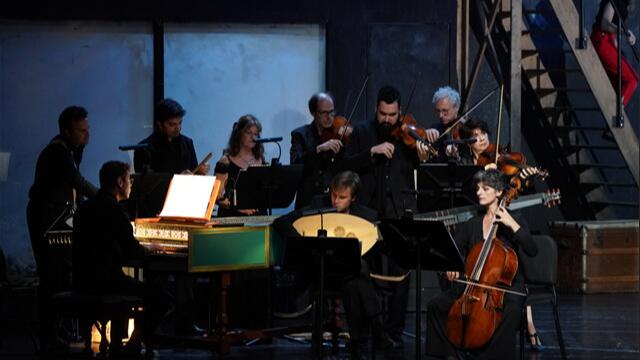 �ݳ�������������ʢ�����ŵ�С���ֶ�����̨һ���������&emsp;��С��/��