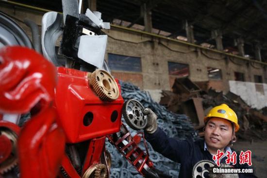 ����ͼ��һλ�������������������ˡ����Ǹ� �� 