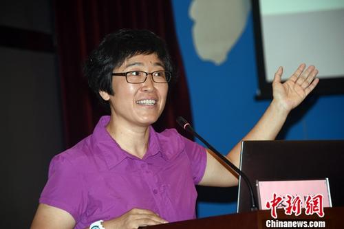 7��2�գ��й�����ֵ��������о����о�Ա���������ҵ������̨̨�������ֳ���磬��Ƹ�й�����ֵ��������о������������죬�й�����ֵ��������о�������ȫ����Ƹ�ڱ��������ֳ���磬����ɸѡ�����������о�������4λ����֪��ר��ѧ�߲μӴ�磬����Ҳ�ǽ����绷�ڵ�ΨһһλŮ��ר�ҡ���������� ���Է� ��